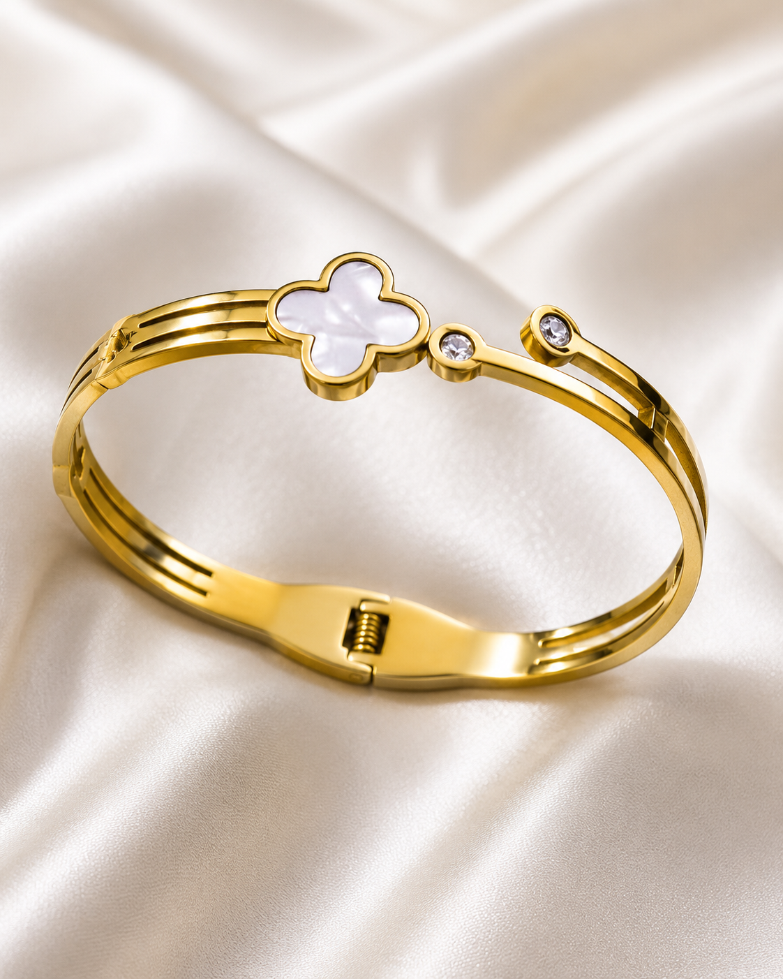 Ivory Clover Charm Bracelet