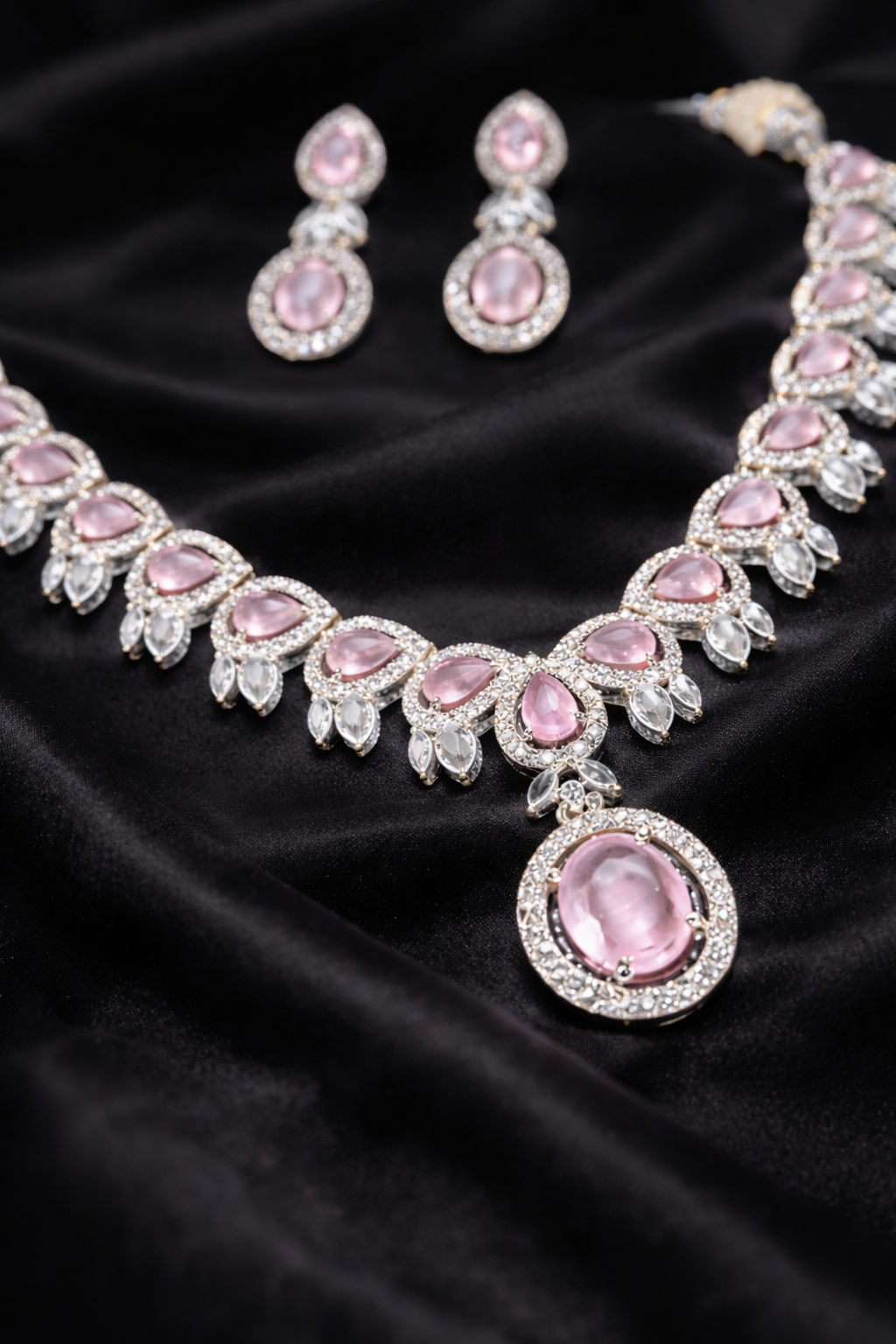CLANEL DIAMOND NECKLACE