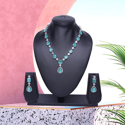 NOVELA LEAVES NECKLACE