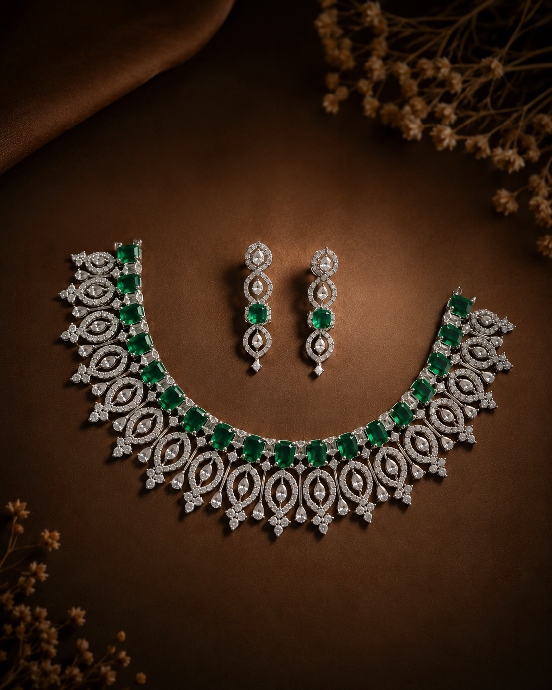 Emerald Élysée Necklace Set