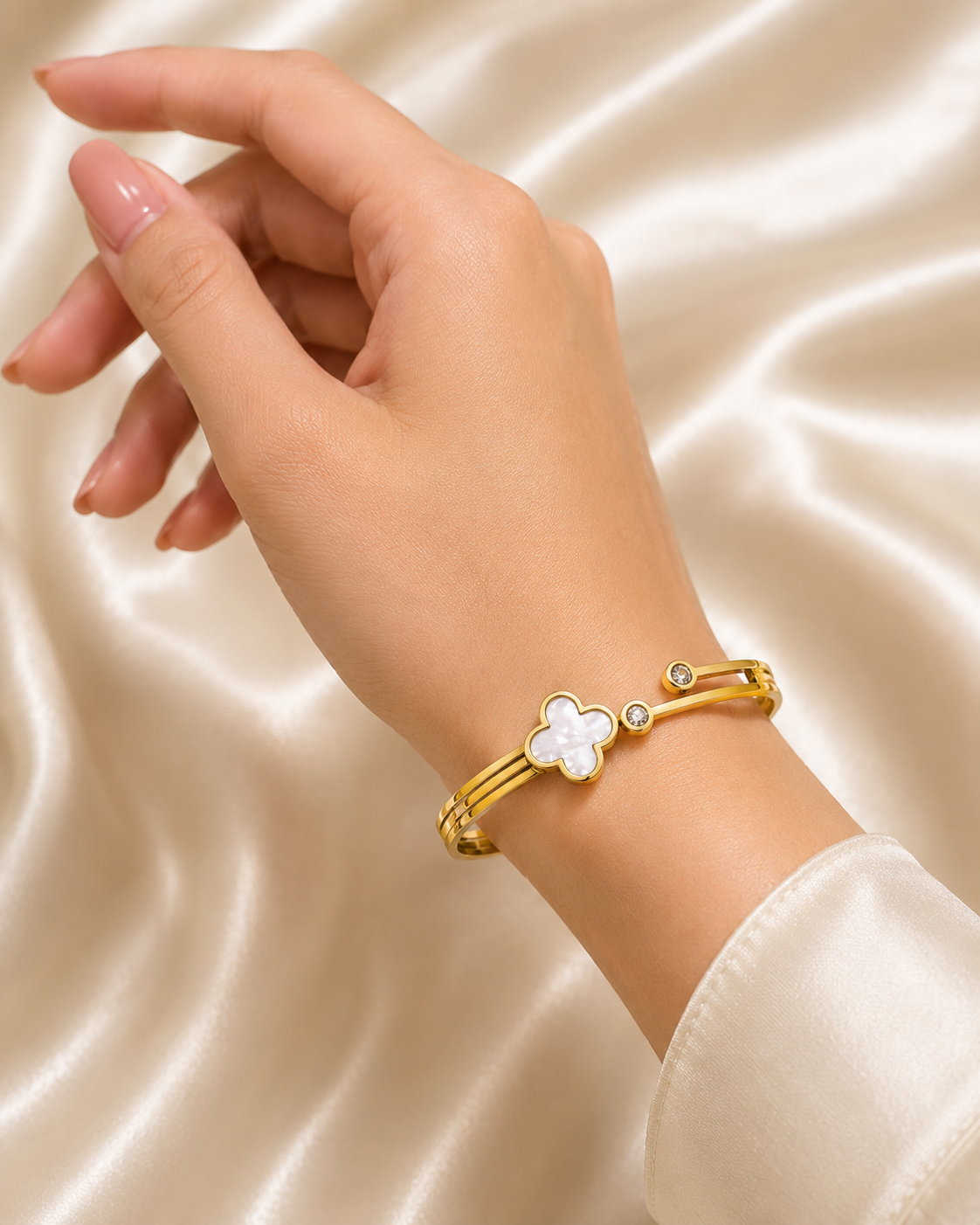 Ivory Clover Charm Bracelet