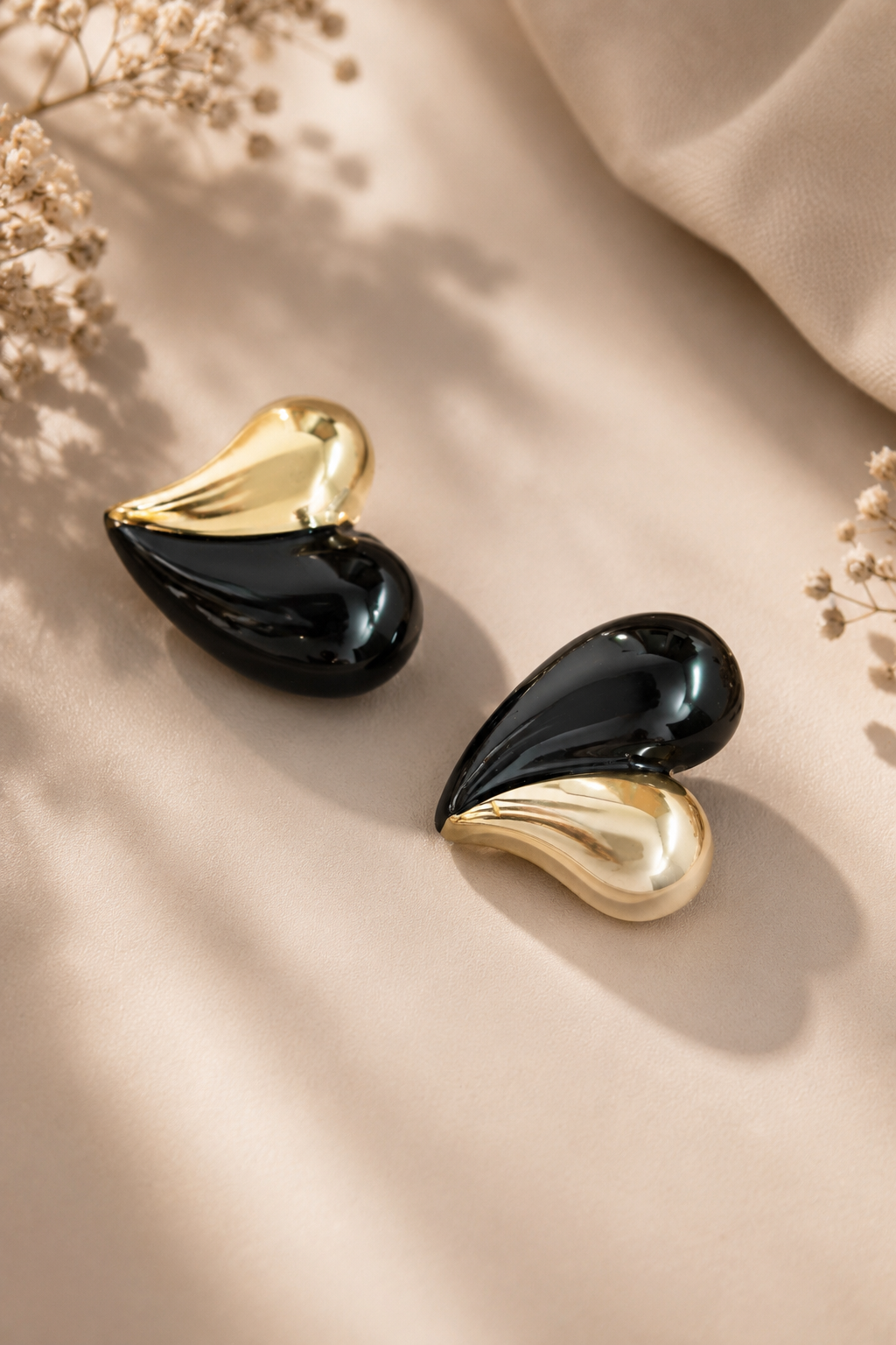 Éclipse Heart Studs